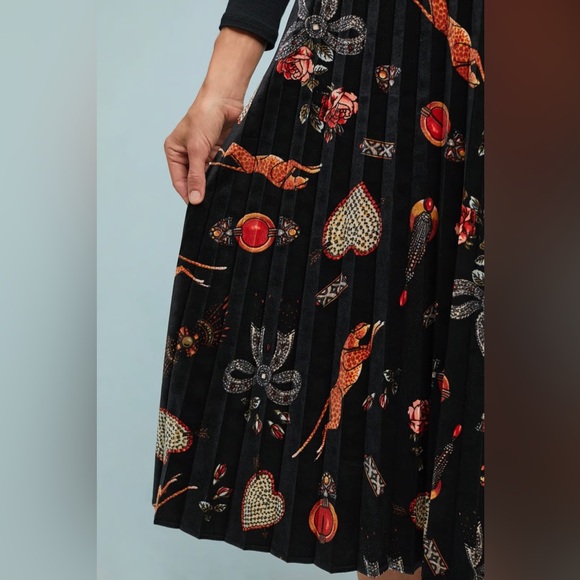 Maeve Anthropologie Montparnasse Black Patterned Velvet Pleated Skirt - Picture 8 of 9